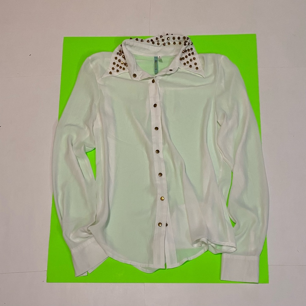 61. point 5 long sleeve button down shirt. Size small